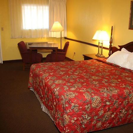 Townsman Inn Larned Buitenkant foto