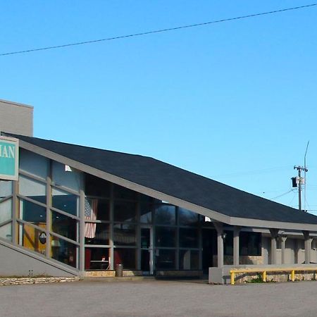Townsman Inn Larned Buitenkant foto