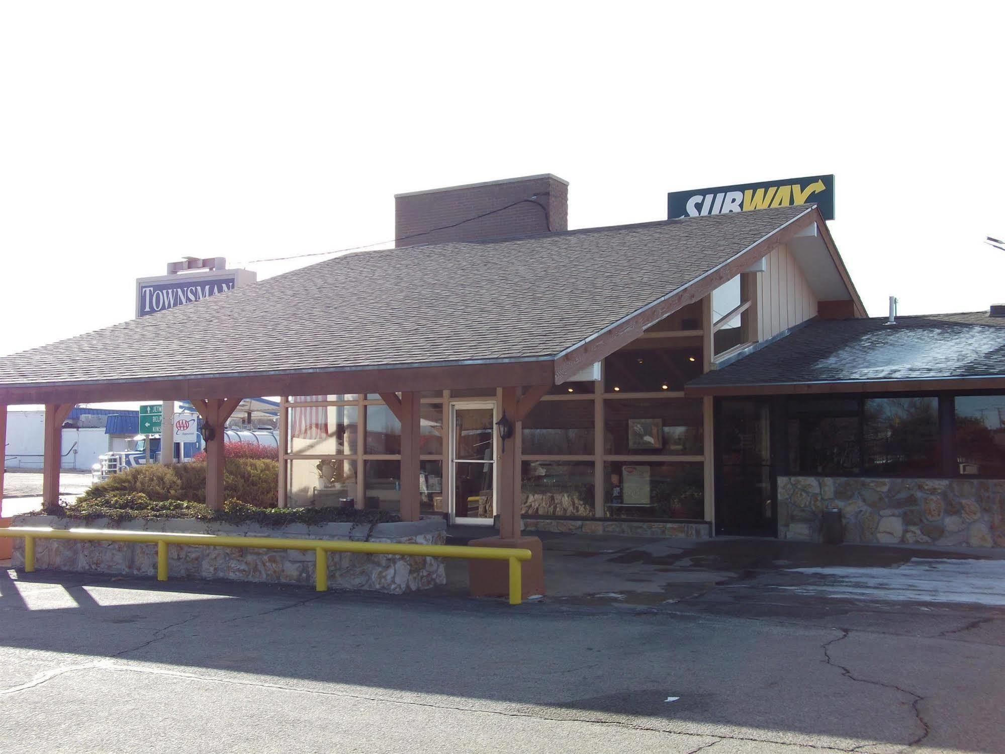 Townsman Inn Larned Buitenkant foto