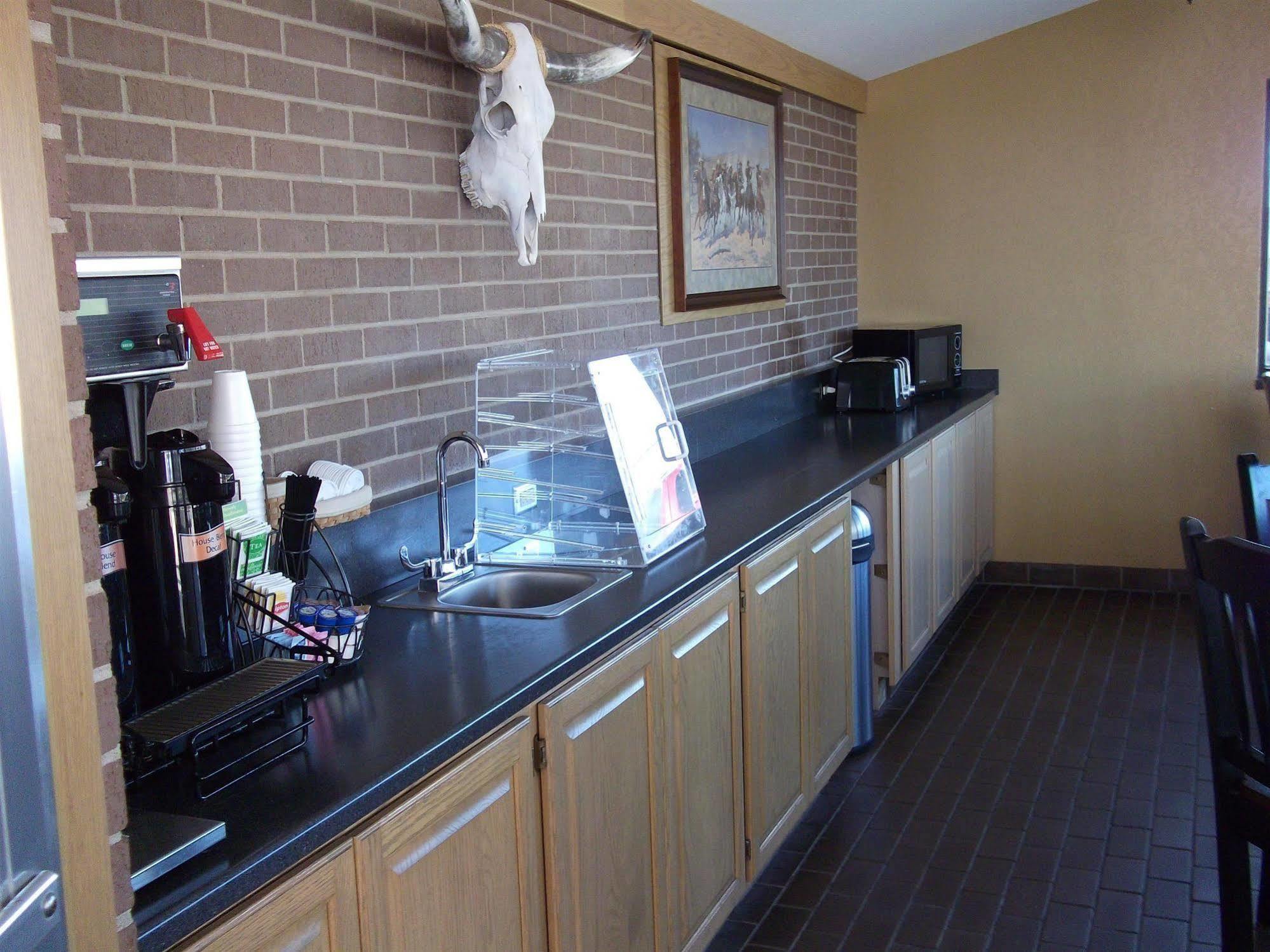 Townsman Inn Larned Buitenkant foto