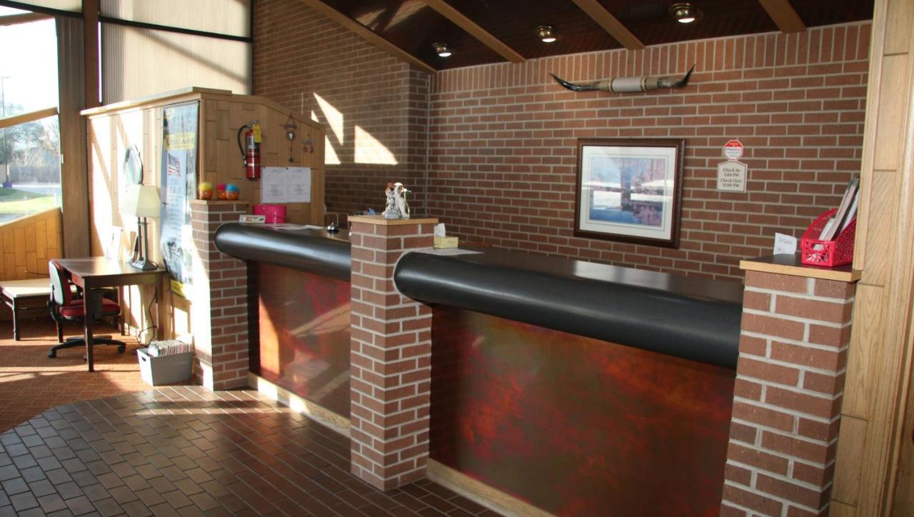 Townsman Inn Larned Buitenkant foto