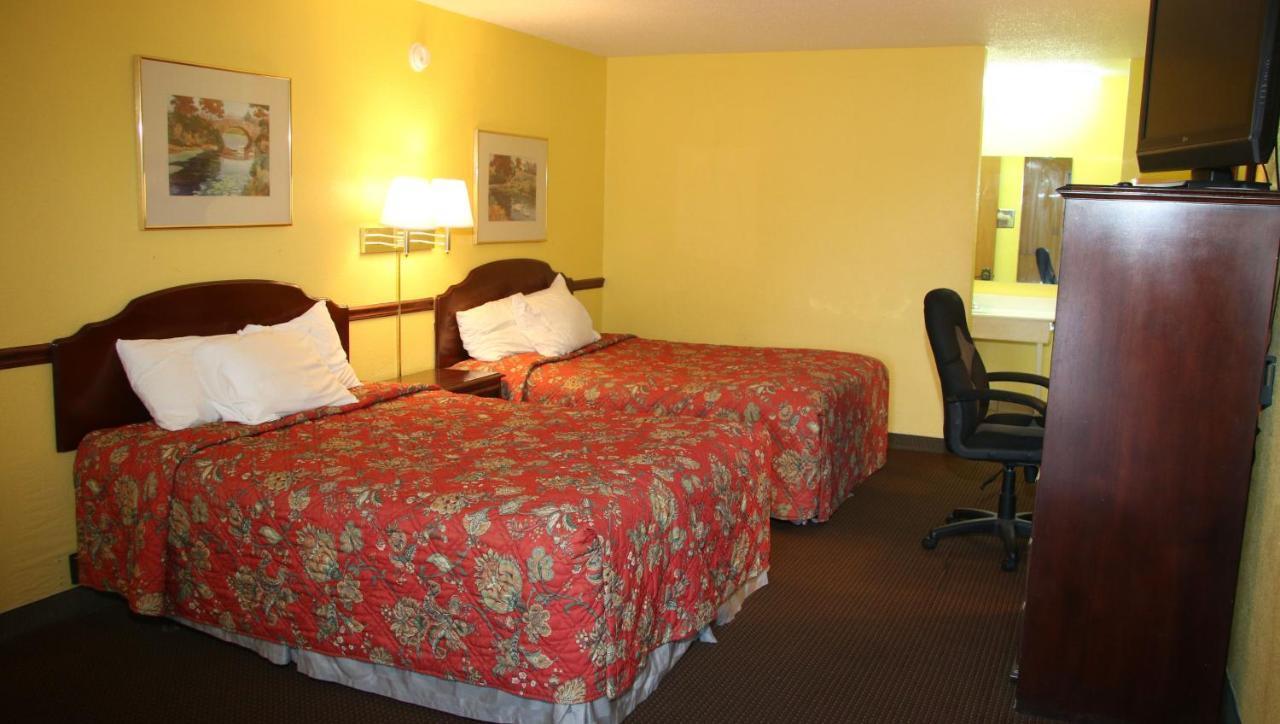 Townsman Inn Larned Buitenkant foto