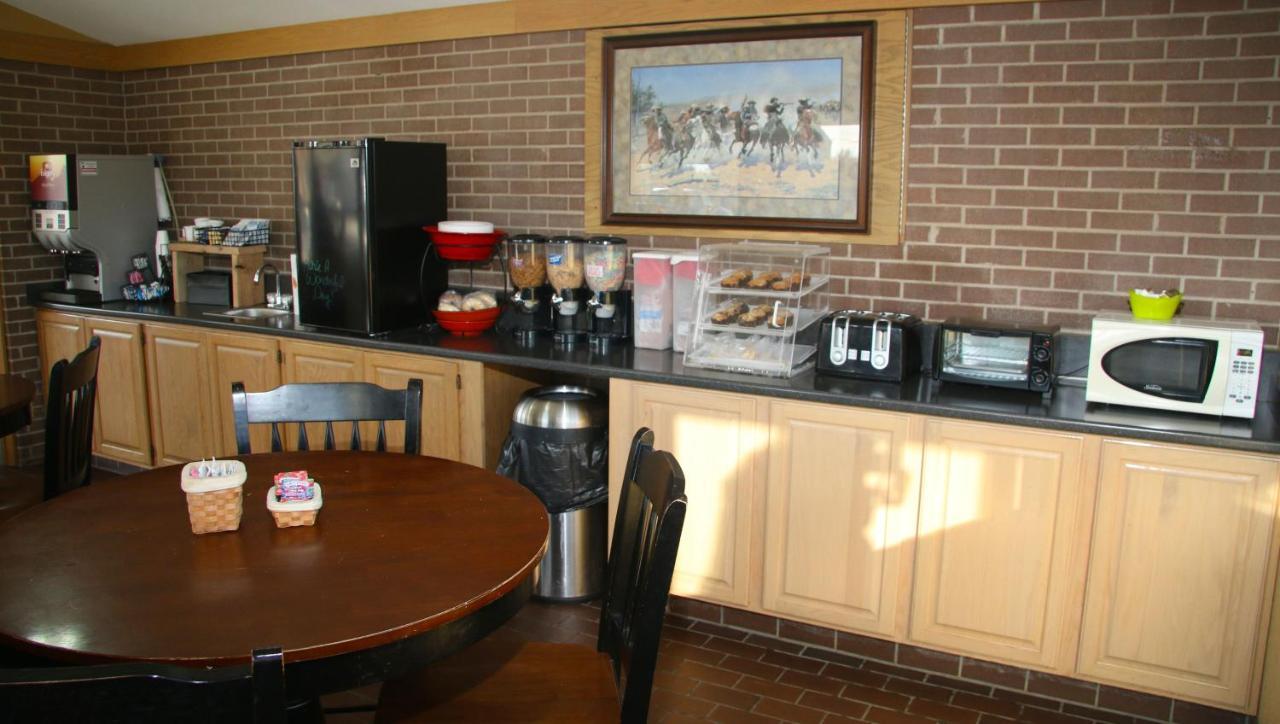 Townsman Inn Larned Buitenkant foto